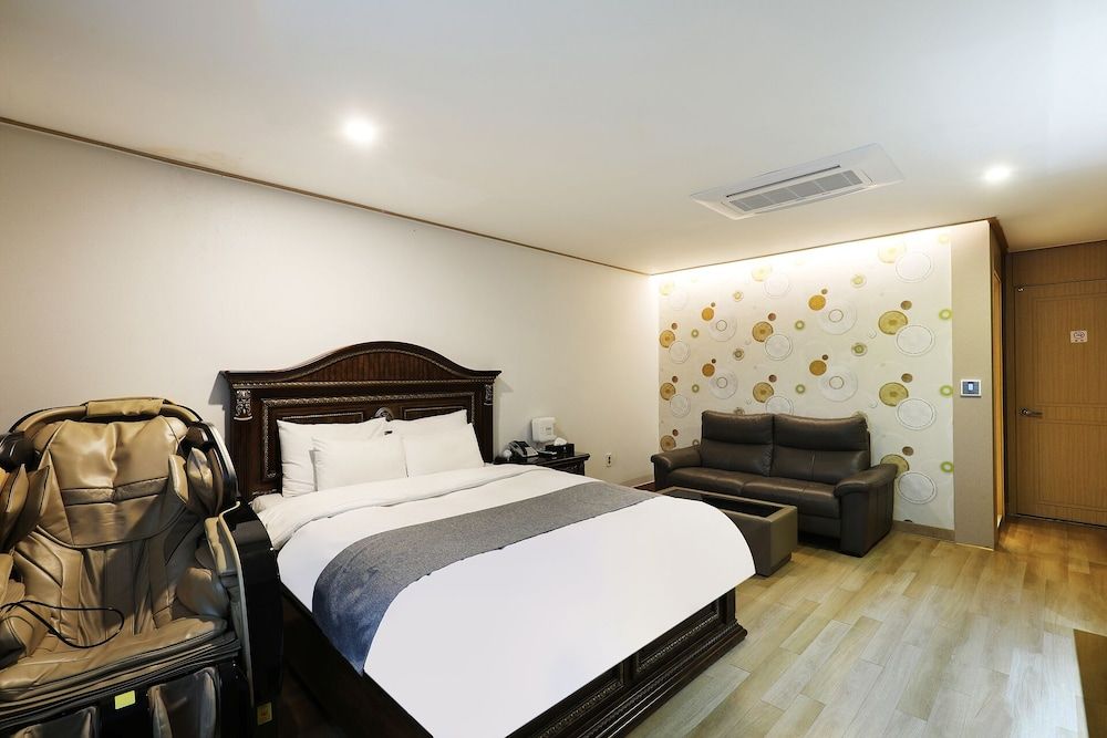 Paju Golden Hill Healing Suite 4