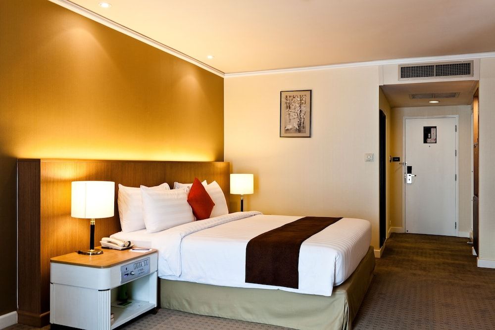 undefined Royal Princess Larn Luang 9