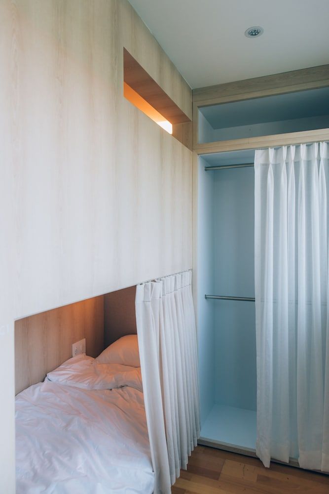 undefined Gold Hill Guesthouse - Hostel 8