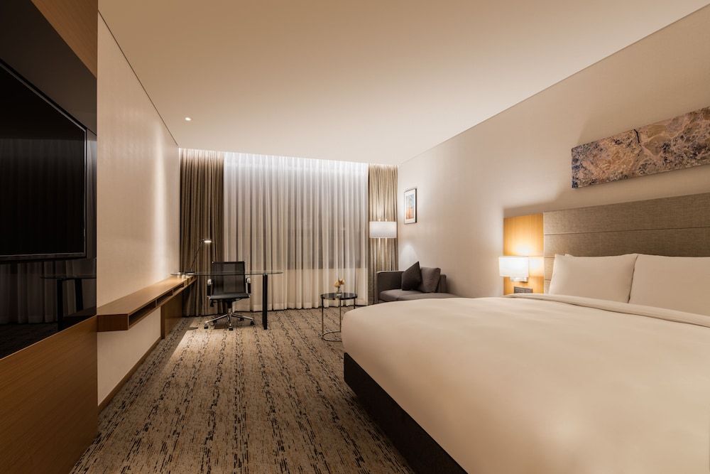 undefined Ramada Seoul Sindorim Hotel 3