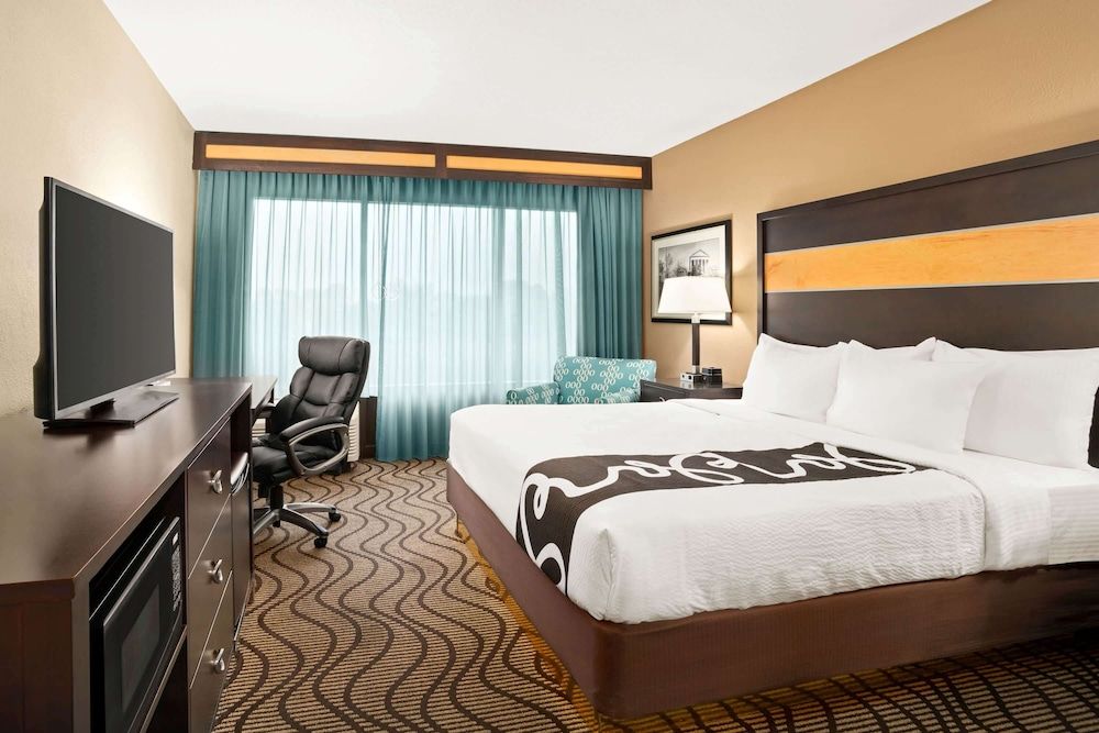 Classic Room, 1 King Bed, Non Smoking