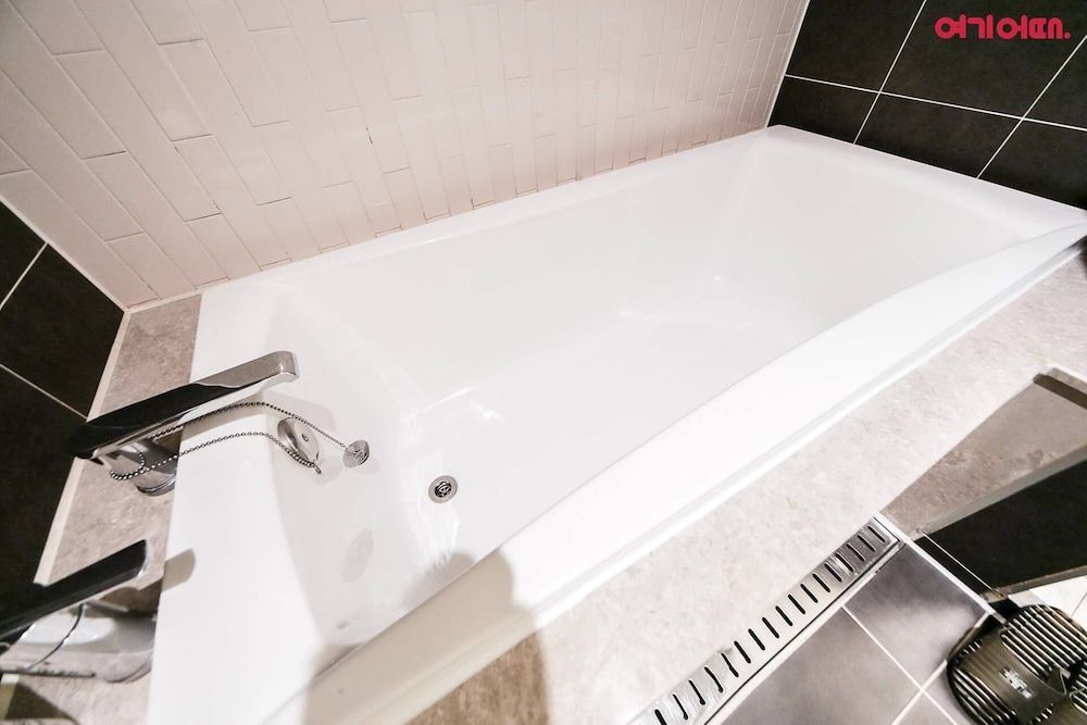 JBIS Hotel Deluxe Room (Extra fee applies for 2+ consecutive nights stay) 4