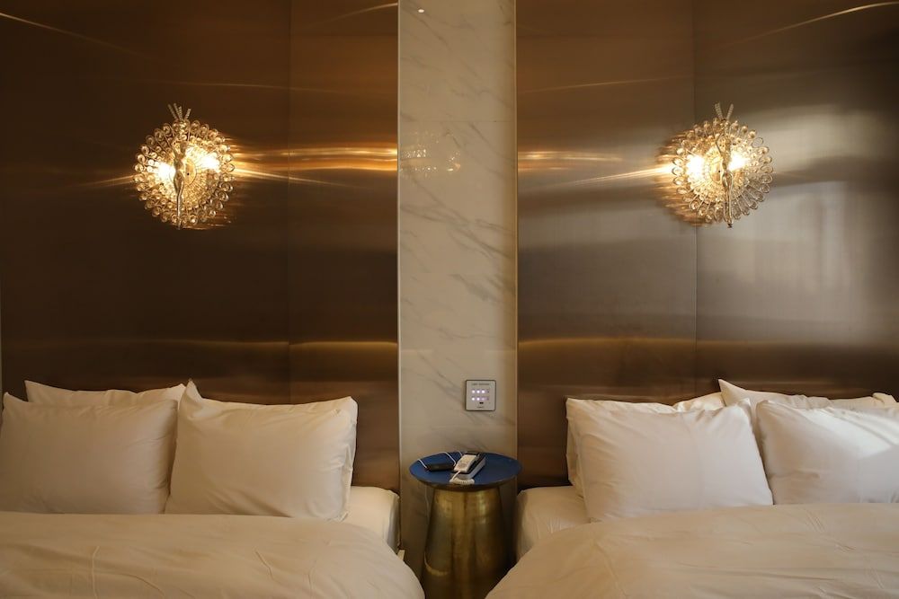 February Hotel The Signature Dongseongro Signature Prestige Family Suite Double Two Beds Breakfast Buffet PKG (46 Square meter) 4