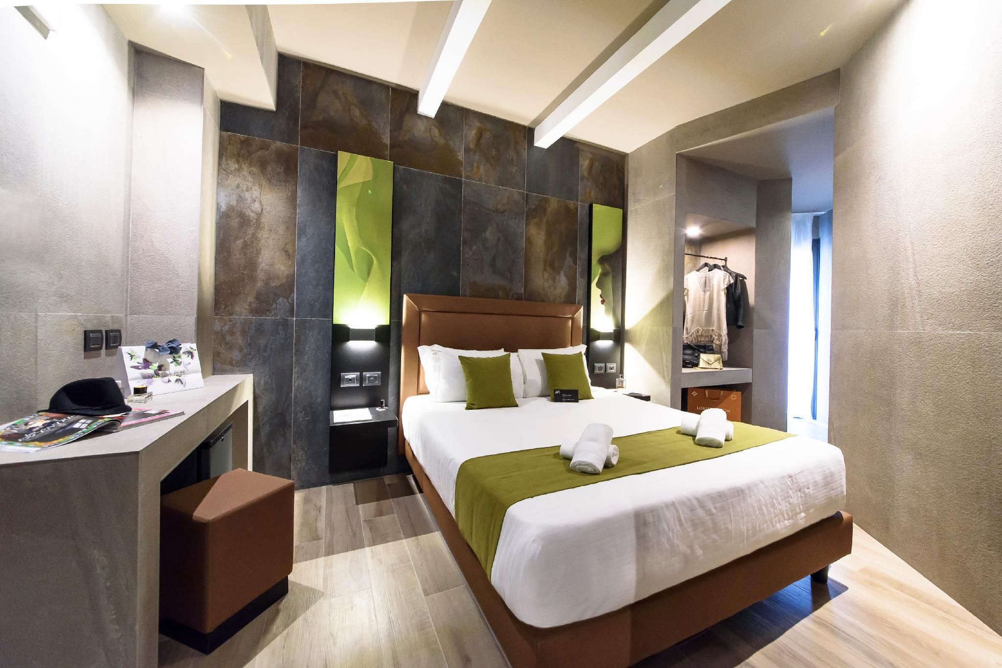 undefined Just Hotel Milano 9