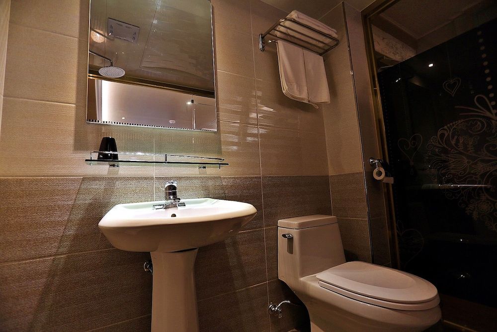 Sejong Hotel Standard Double Room 7