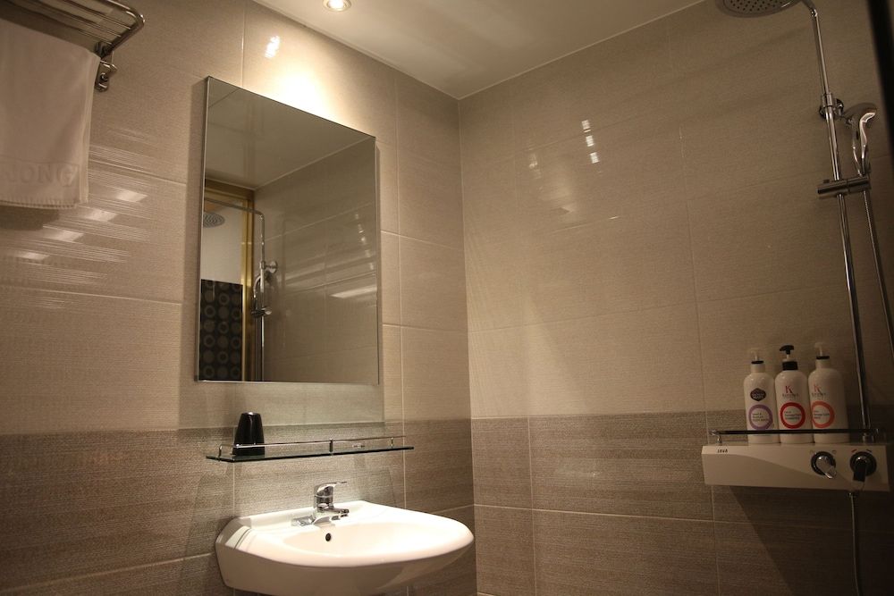 Sejong Hotel Standard Double Room 9