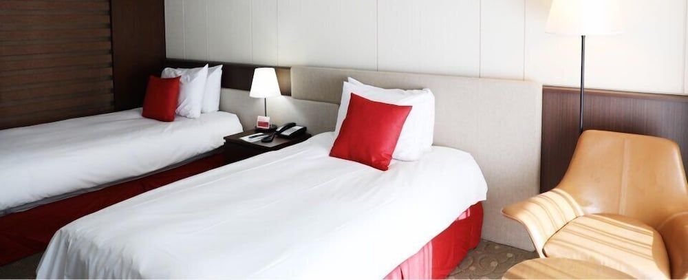 Ramada Jeju Hamdeok Family Twin Room (Deluxe) 5