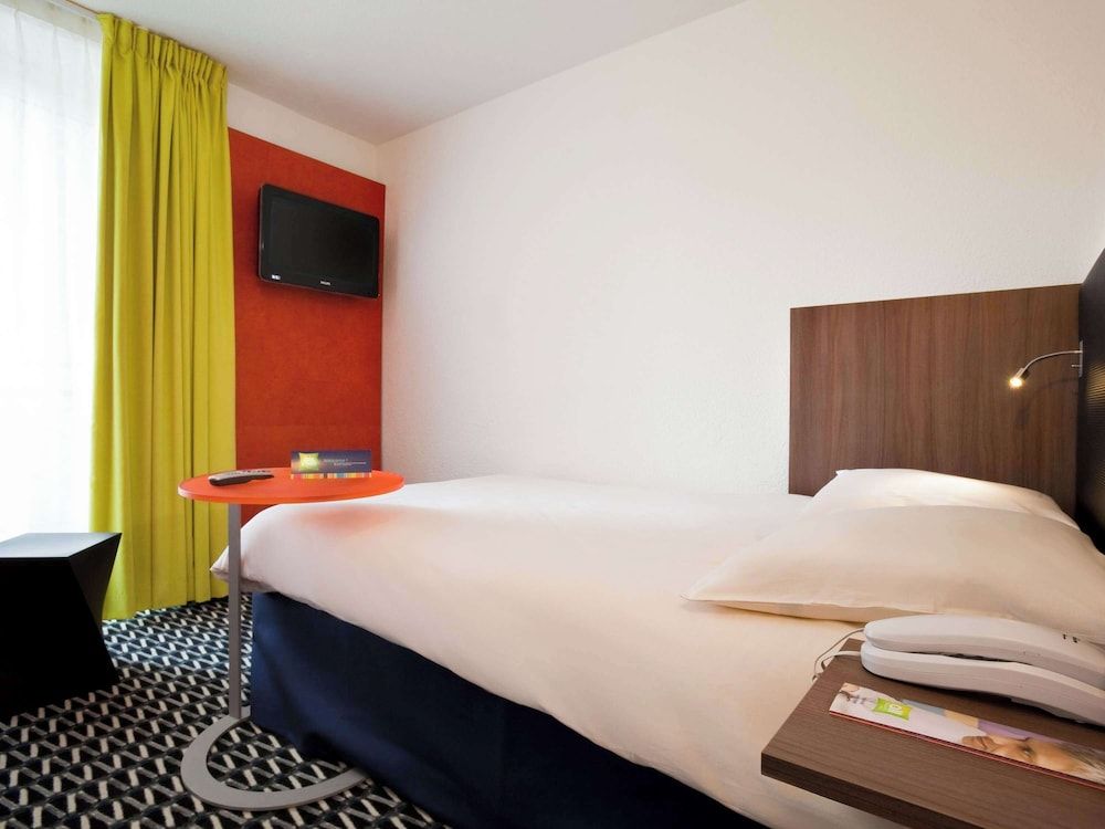 ibis Styles Paris République Standard Room, 2 Twin Beds 3