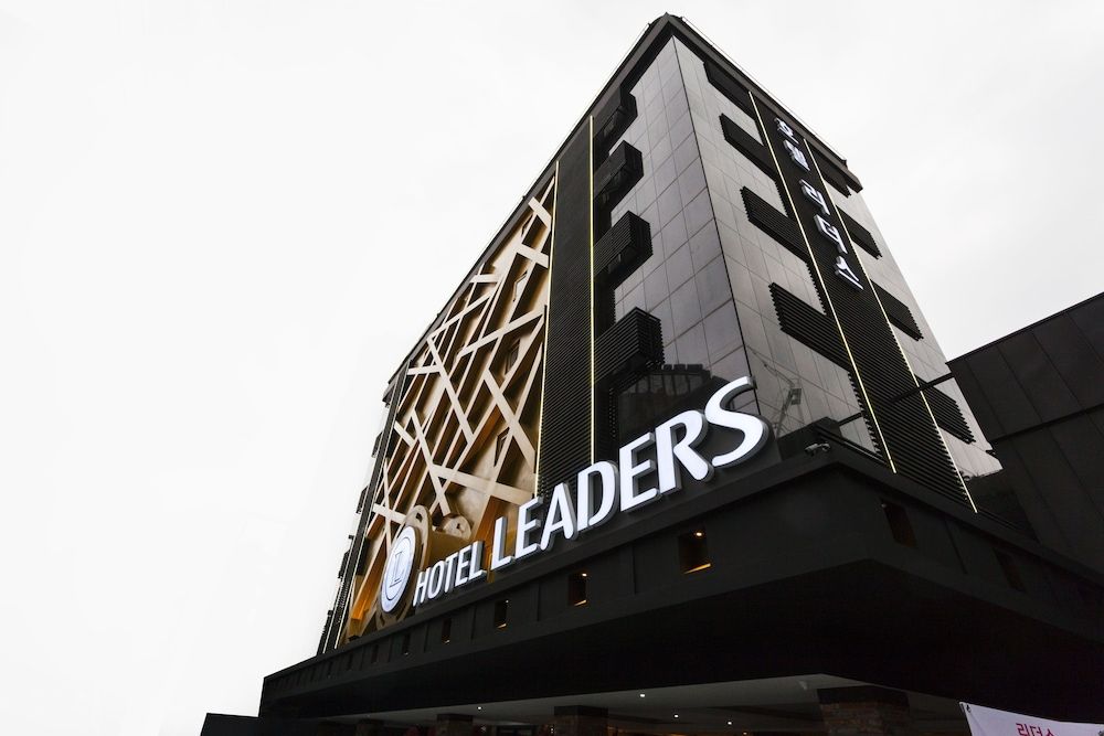undefined Hotel Leaders 7
