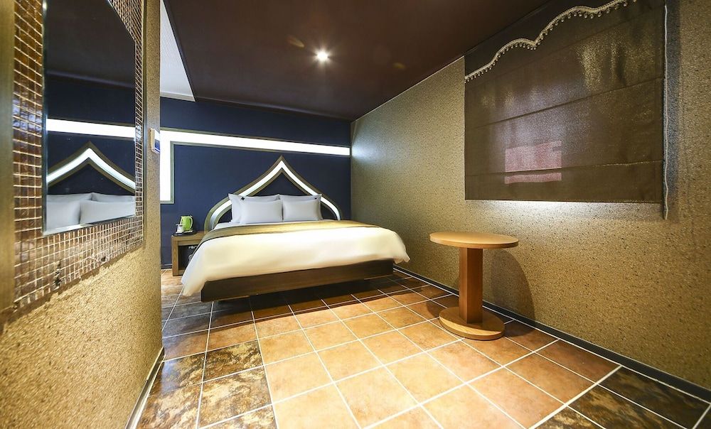 undefined Hotel Leaders 10