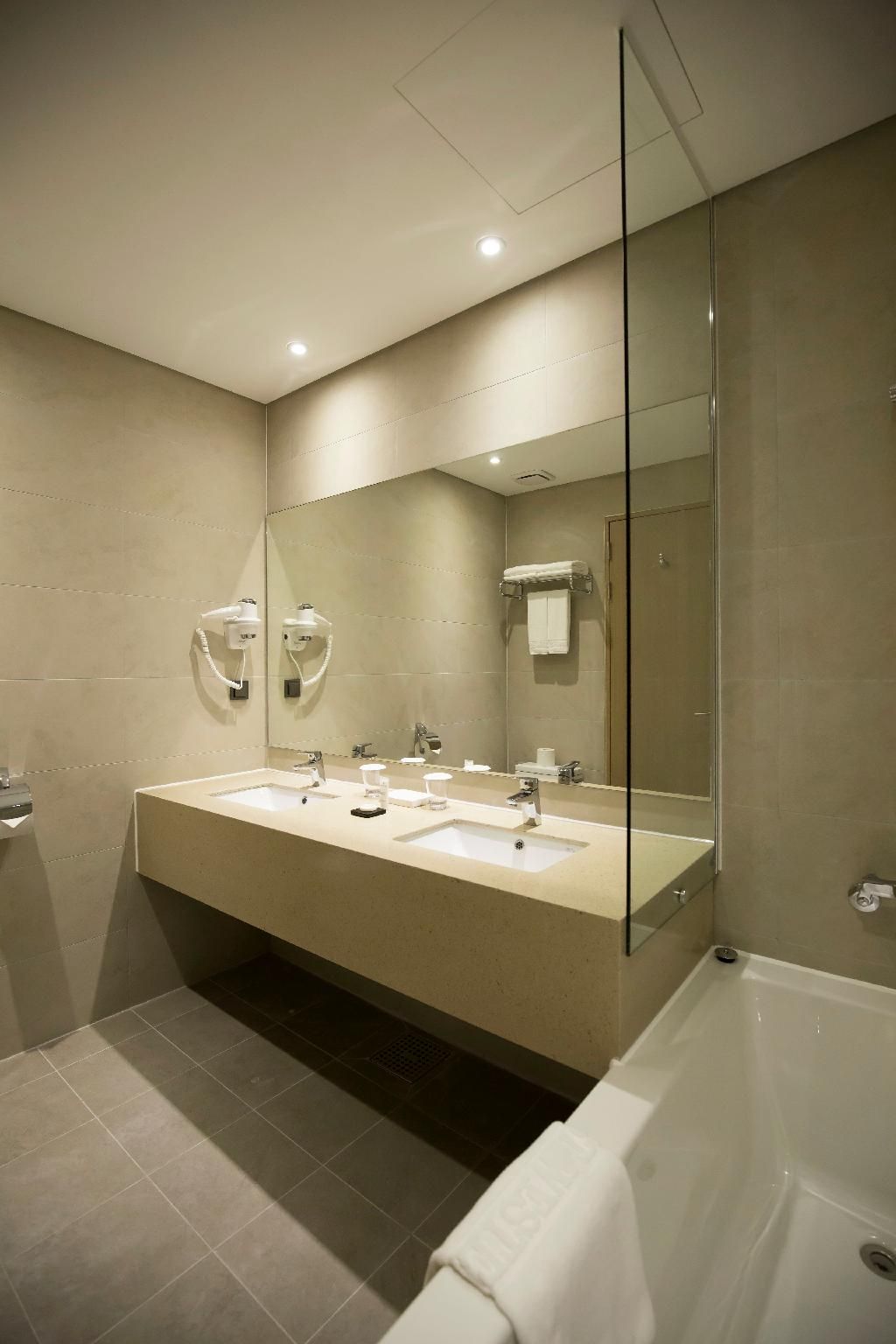 2 Double Beds, Side Sea View