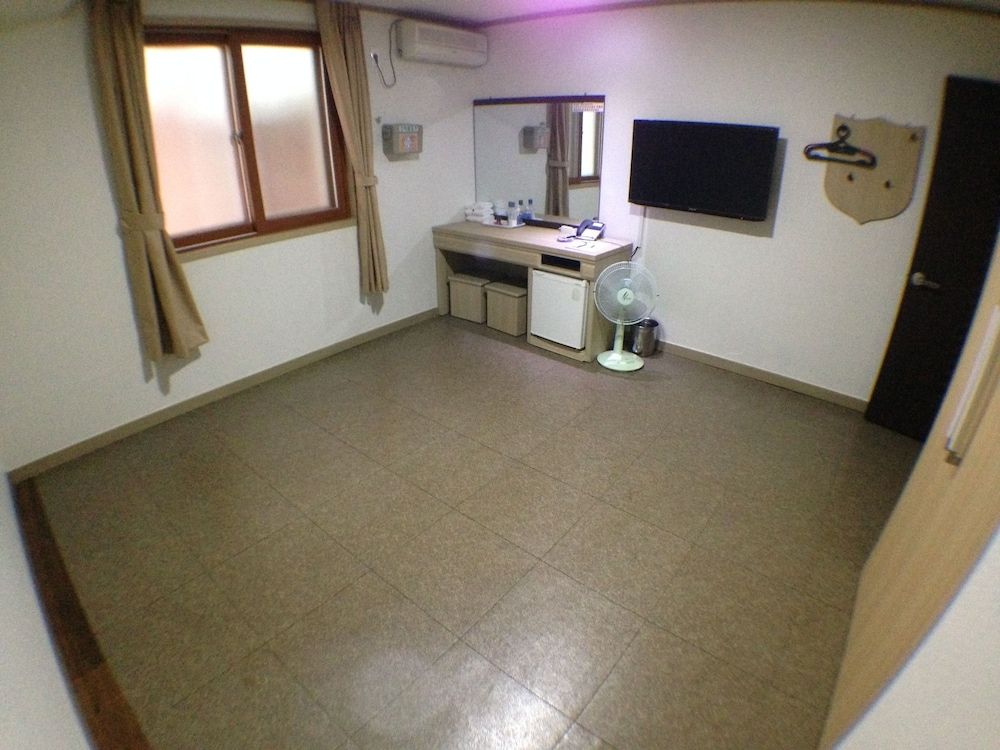 Suanbo Saipan Hot Spring Hotel Room (Ondol - For 4 persons) 5