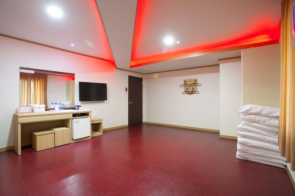 Suanbo Saipan Hot Spring Hotel Room (Ondol - For 6 persons) 4