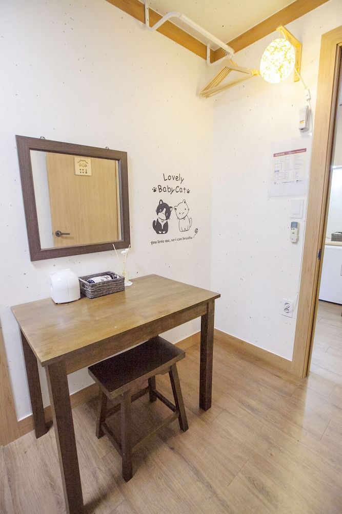 Cocoa Guesthouse Quadruple Room 7