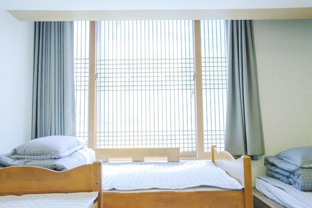 Cocoa Guesthouse Triple Room 2