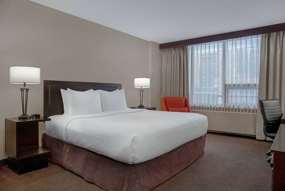 undefined Ramada Plaza by Wyndham Calgary Downtown