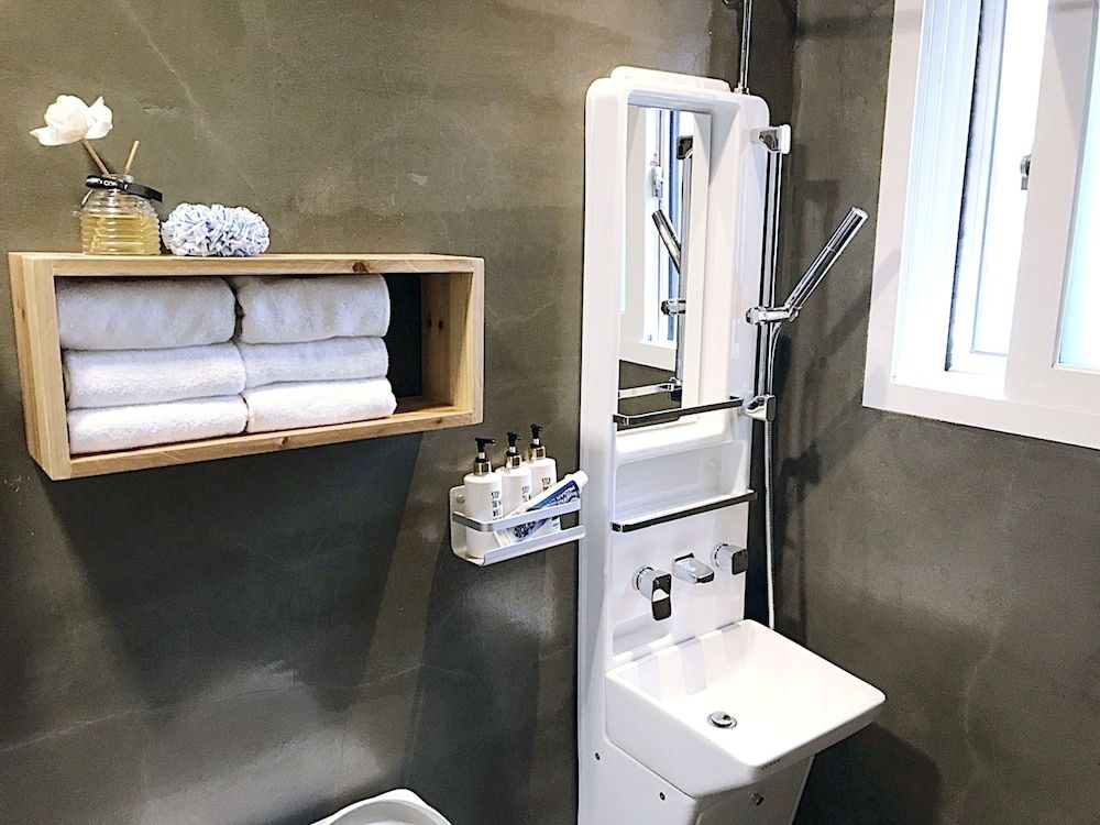 Daemyung Guesthouse Room 203 7