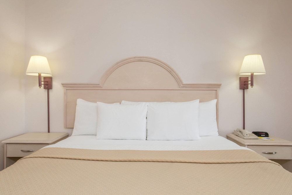 Room, 1 King Bed, Accessible, Non Smoking