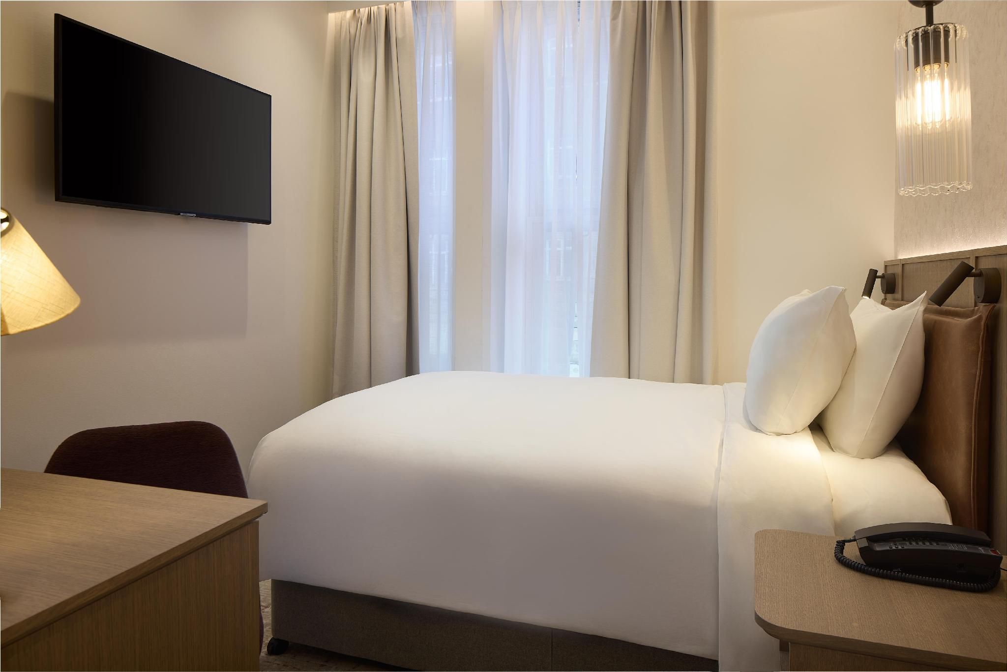 undefined Radisson Blu Hotel, London Euston Square 3