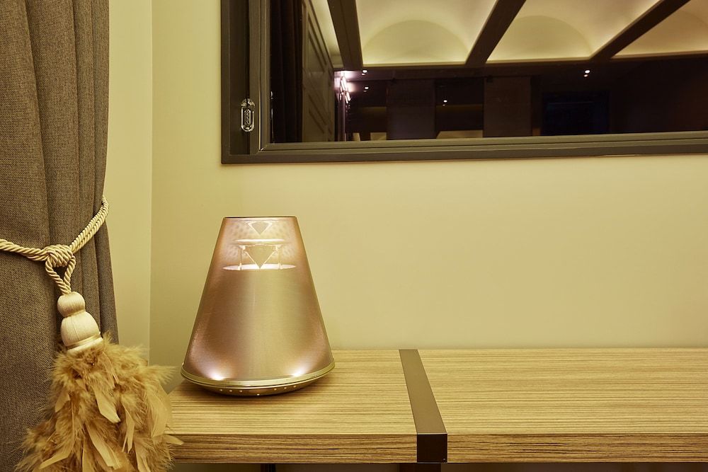 9 Brick Hotel Deluxe Double Room, City View 12