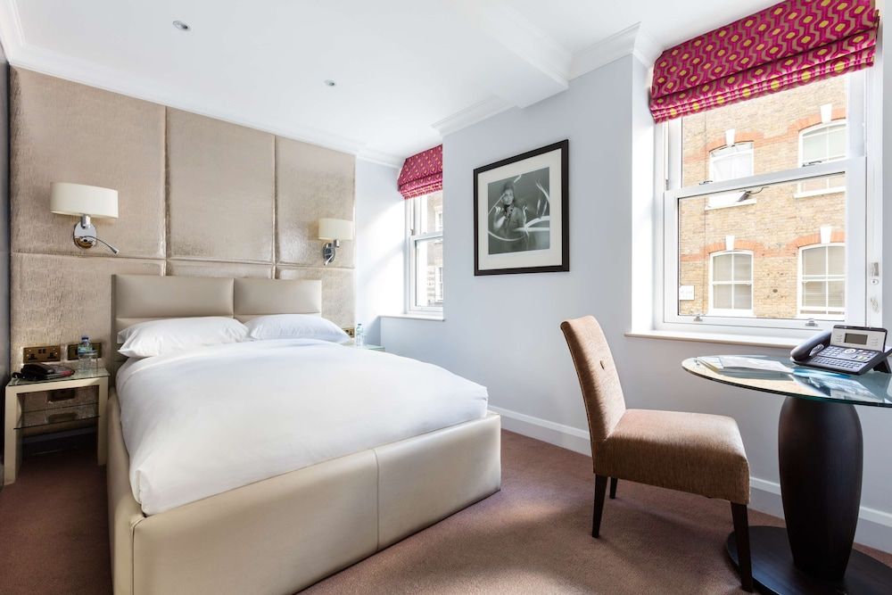 Radisson Blu Hotel, London Mercer Street Standard Room 4