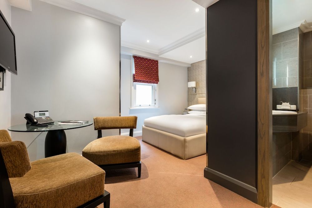 Radisson Blu Hotel, London Mercer Street Standard Room 5