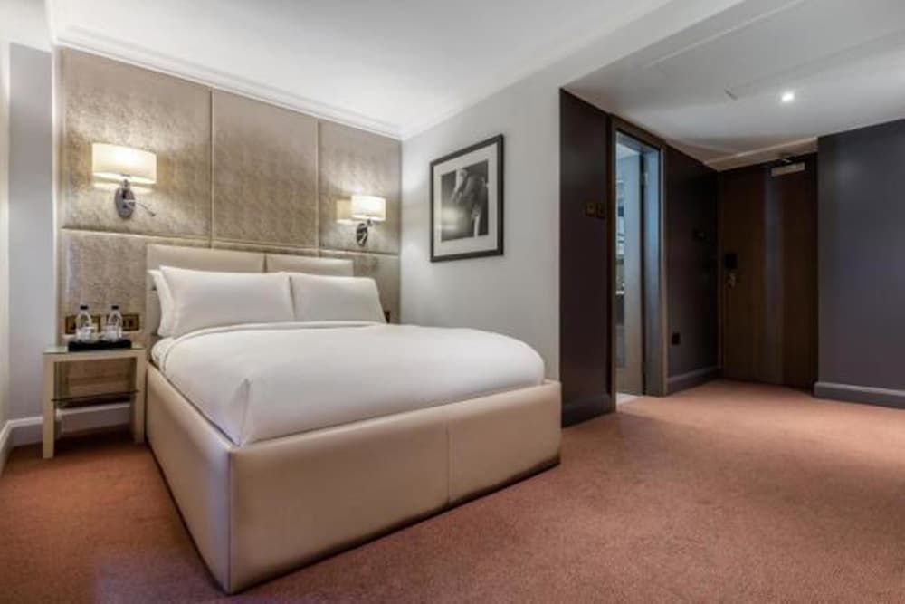 Radisson Blu Hotel, London Mercer Street Standard Room 8
