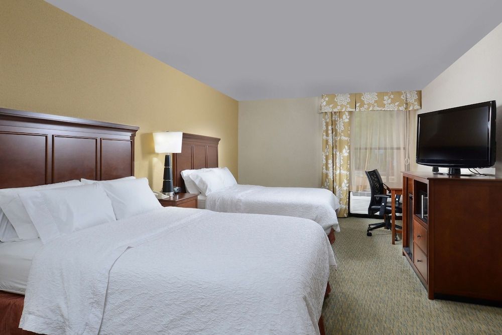 Room, 2 Queen Beds, Accessible (Mobility & Hearing, Roll-in Shower)