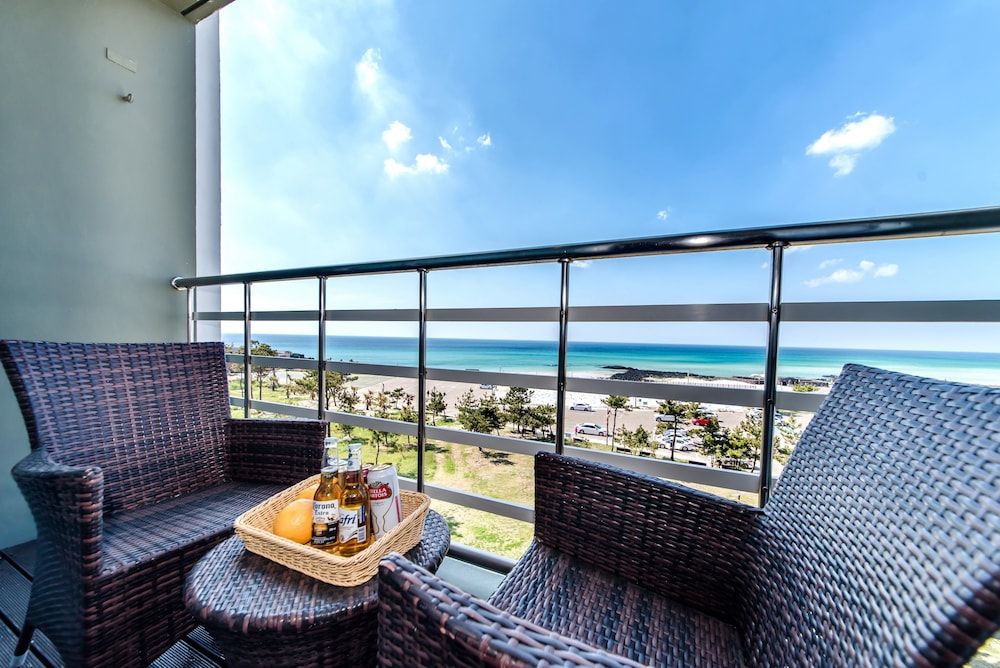 Jeju Marevo Beach Hotel Mare Deluxe Double Ocean View 10