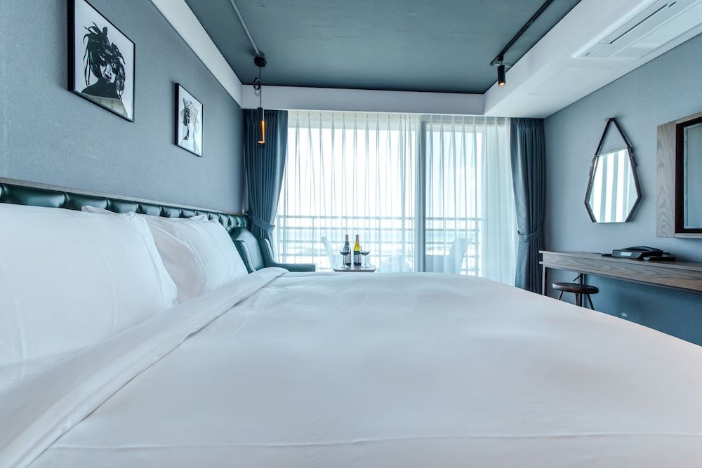 Jeju Marevo Beach Hotel Mare Deluxe Double Ocean View 3