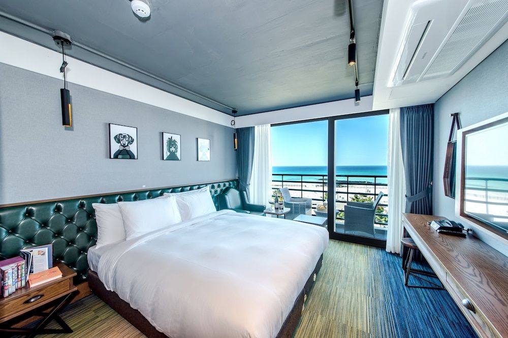 undefined Jeju Marevo Beach Hotel 5