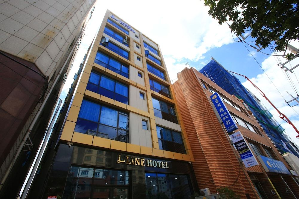 undefined Line Hotel 2