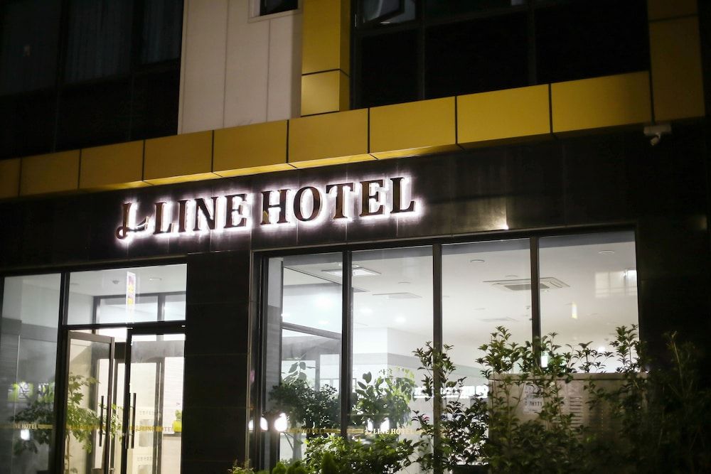 undefined Line Hotel 3