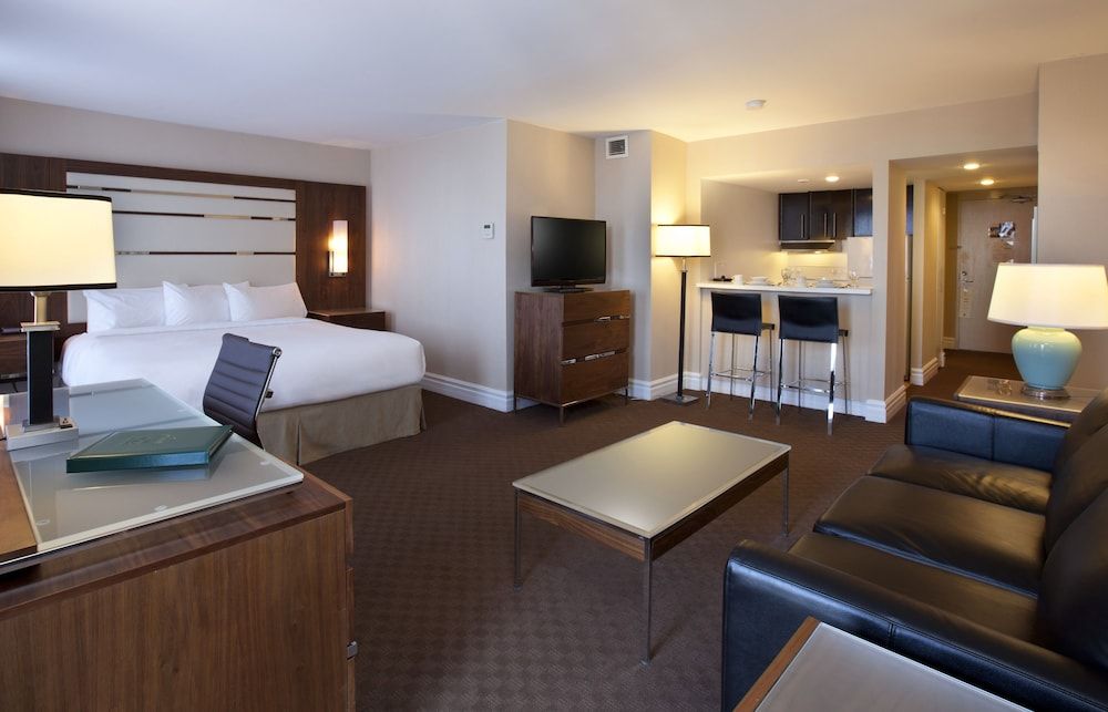 undefined Hotel Le Cantlie Suites 2