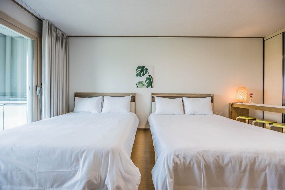 undefined Nadia Pension 6