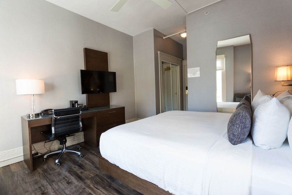 Standard Room, 1 King Bed, Non Smoking