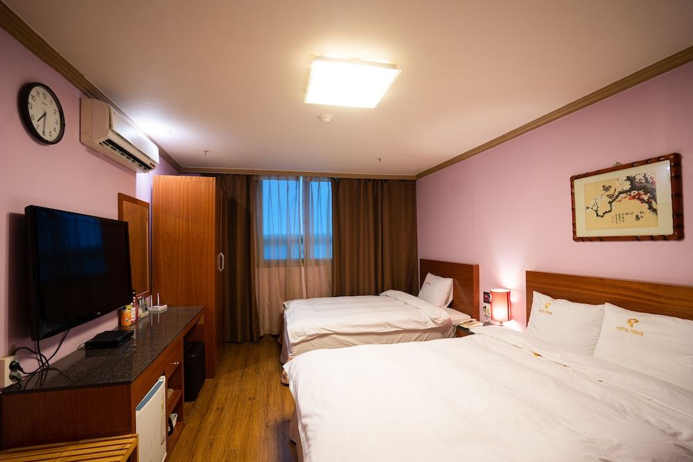 Hotel Prime Changwon Deluxe Twin Room (Breakfast for 2, Free Netflix+Youtube) 4