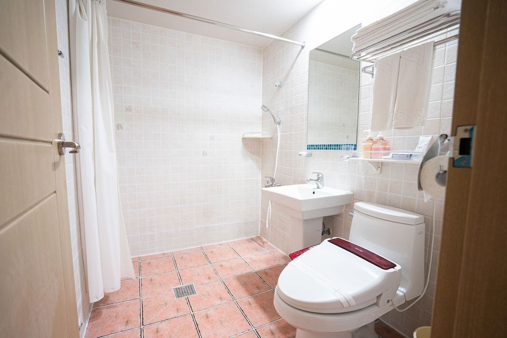 Hotel Prime Changwon Standard Room (Breakfast for 2, Free Netflix+Youtube) 8