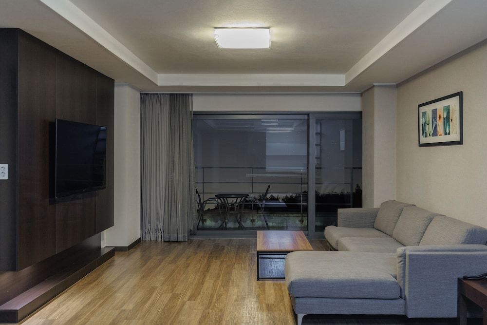 Luceville Royal Suite (2 bedrooms and 2 bathrooms) 9