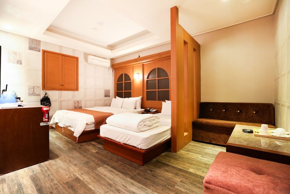 undefined Hotel Highland 2