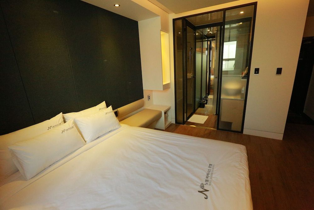 Noel Business Hotel Deluxe Double Room, 1 Bedroom 3