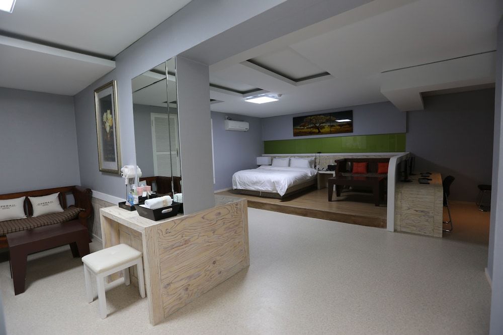 Opera 21 Hotel Deluxe Family Room 5