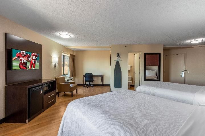 Premium 2 Full Beds Smoke Free (Upgraded Bedding & Snack)
