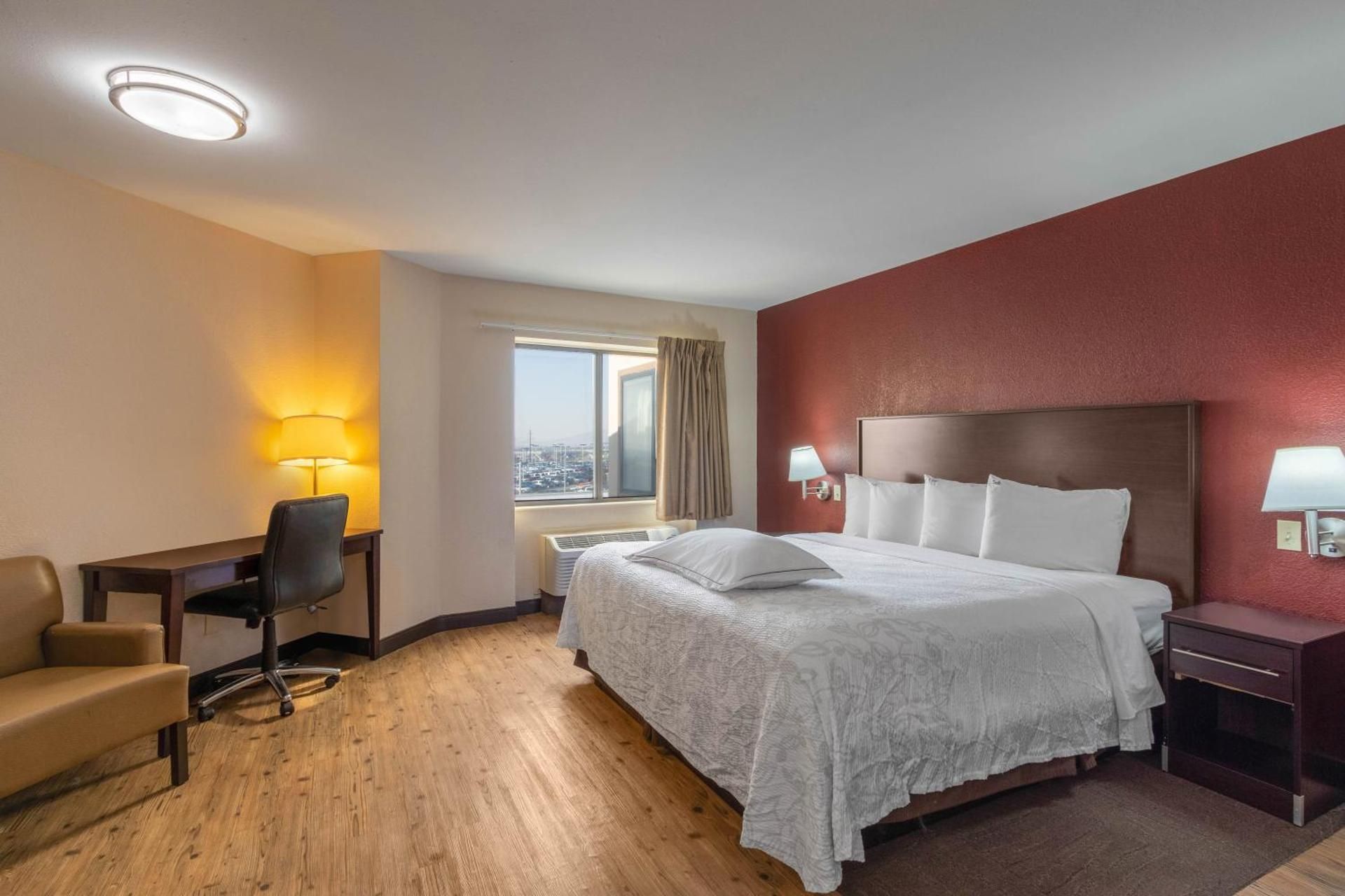 ADA Accessible Premium King Smoke Free (Upgraded Bedding & Snack)