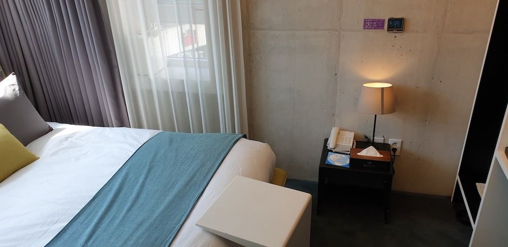 Hotel COCOMO Double Room (King) 7