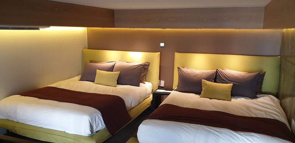 Hotel COCOMO Family Duplex, 2 Queen Beds, Terrace, Mezzanine