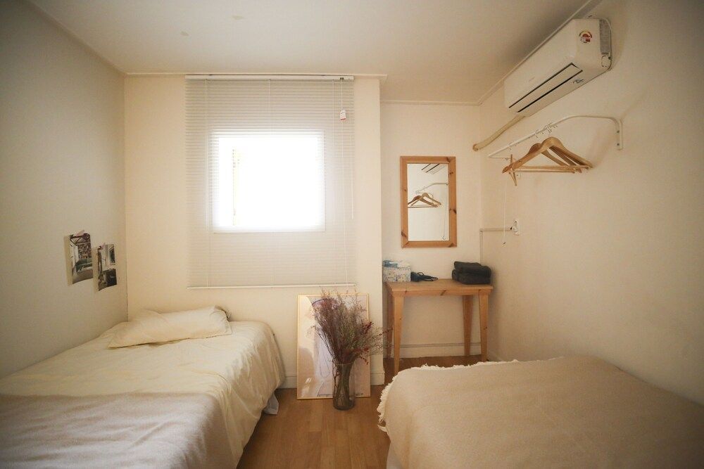 Ilyo Stay Twin Room 4