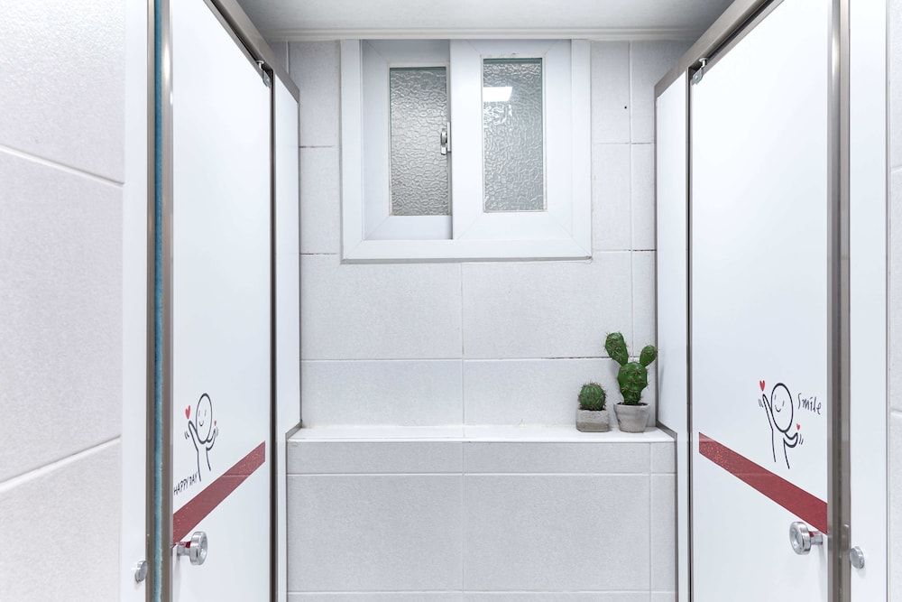 Jun Guest House - Hostel Standard Double Room, Women only, Shared Bathroom (Foreigner Only) 8