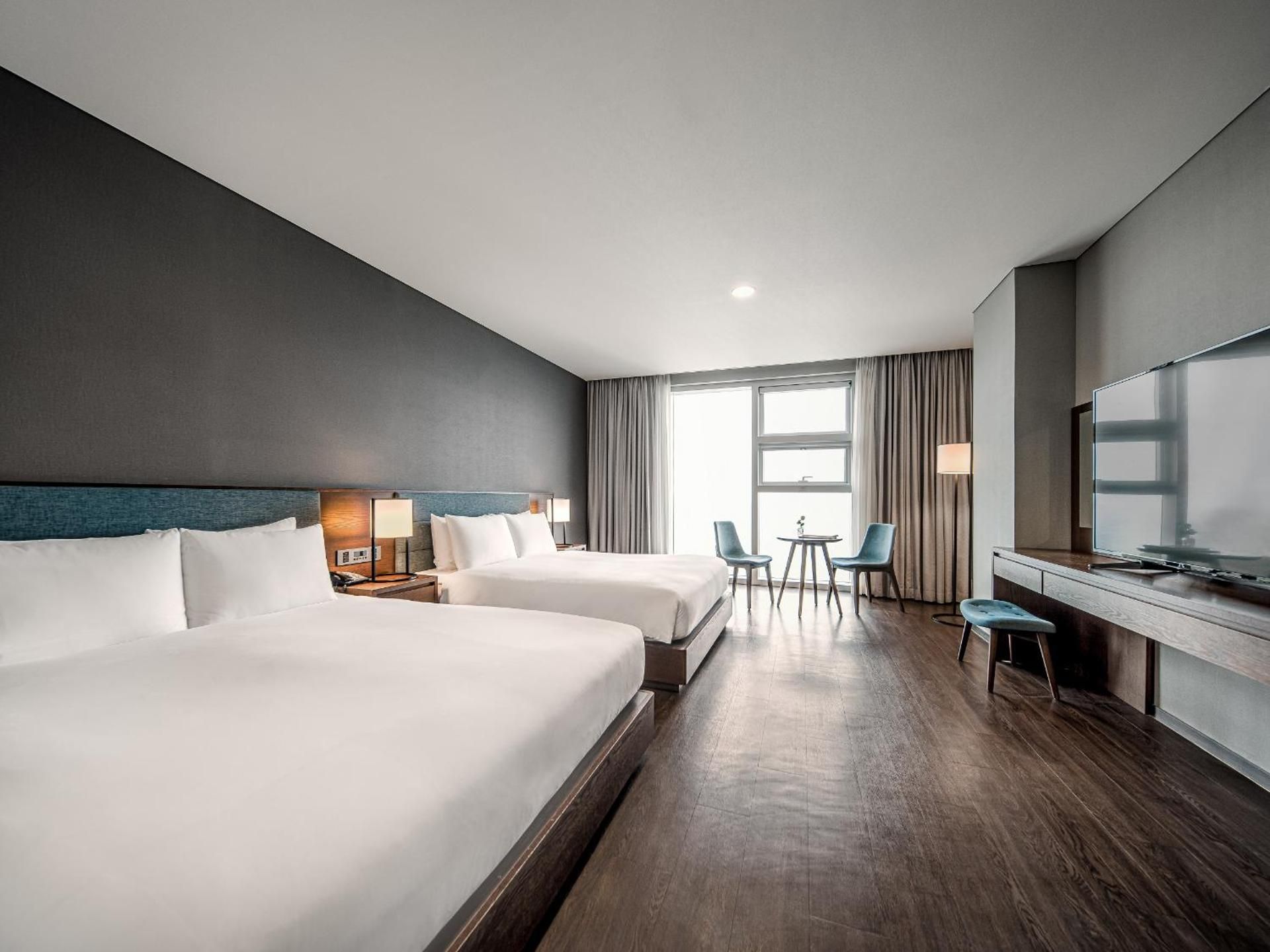 Premium Double with Partial Ocean View & High Floor