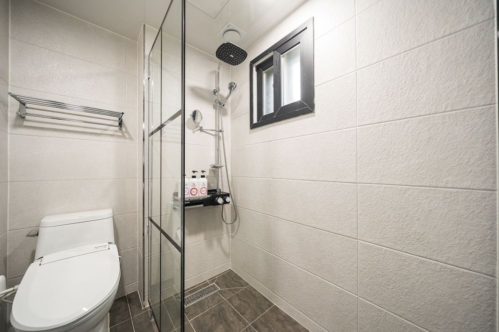 MALU Hotel Suwon Deluxe Double Room, City View 6